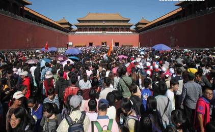 五一小长假将至，作家倡议旅游景区延长开放时间 把白昼拉长，让人文与远方更从容